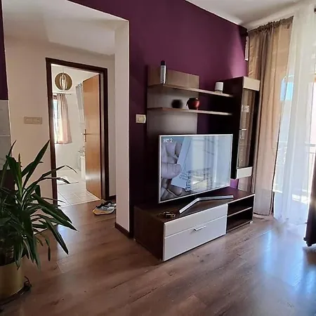 Lila Apartament *